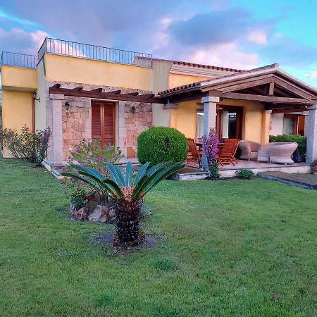 Baia Sant Anna Villa Tanaunella